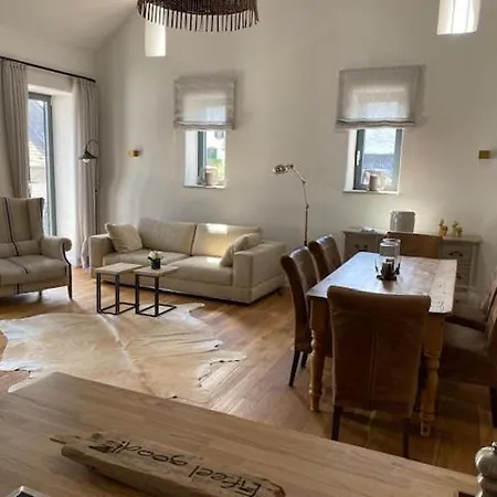 Alte Buergermeisteramt * Kerpen (Rhineland-Palatinate)